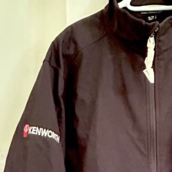Kenworth Softshell Jacket. Men's XL. NEW - Picture 1 of 3